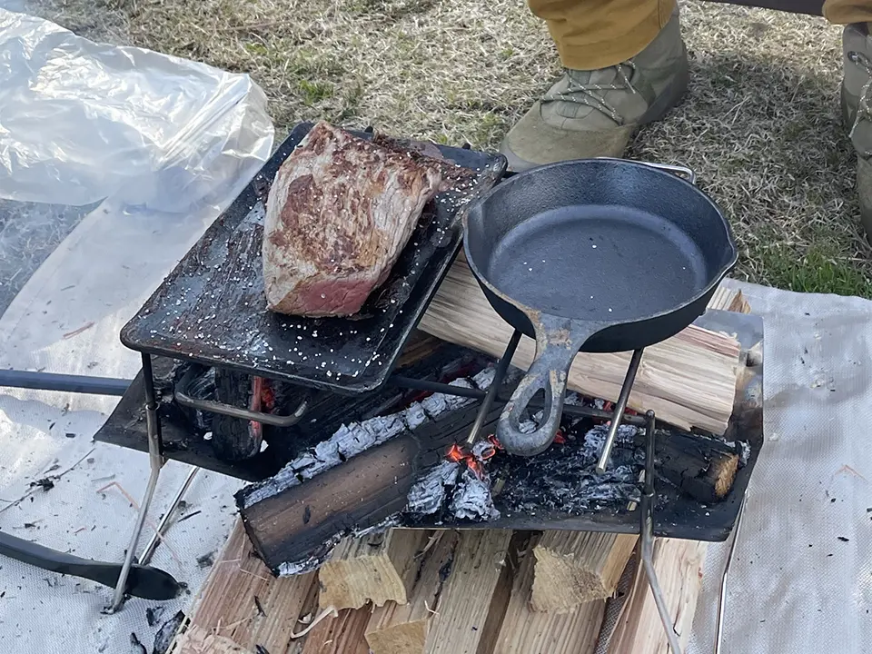 ビワコマイアミランドで不慣れながら肉を焼く
